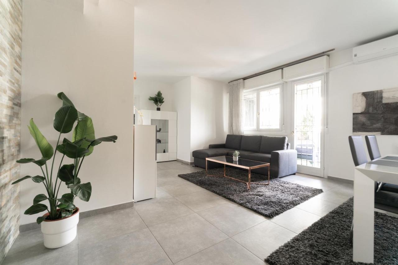 Oasis Luxury - A.C/Terrace/2Bedrooms Bergamo Exteriör bild