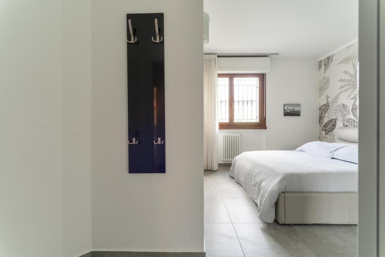 Oasis Luxury - A.C/Terrace/2Bedrooms Bergamo Exteriör bild